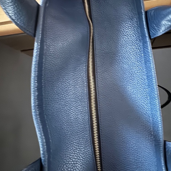 Marc Jacobs THE LEATHER LARGE TOTE BAG - Picture 6 of 6